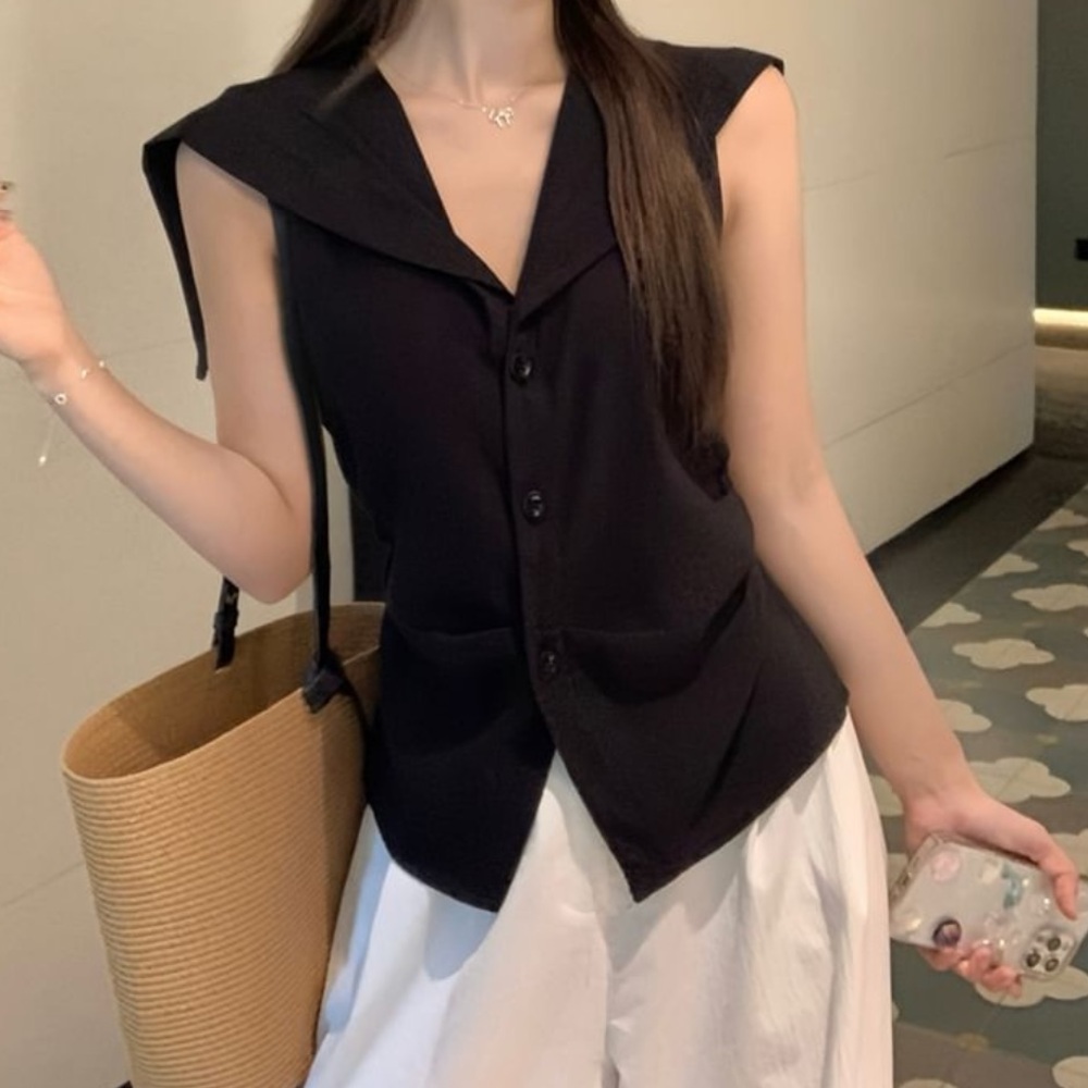 Sleeveless Black V-Neck Button Front Top